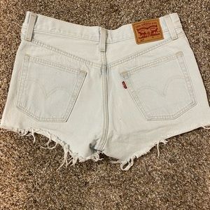 Levi’s 501 jean shorts in size 27!